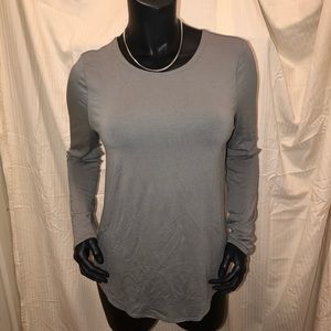 🎀NWT: Cupio long sleeve high low soft & stretchy